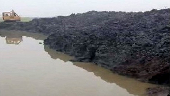 সরাইলে অবৈধভাবে অন্যের জমির মাটি বিক্রি