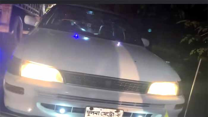 গলা কাটা অবস্থায় গাড়িতে পড়ে ছিল ব্যবসায়ীর দেহ