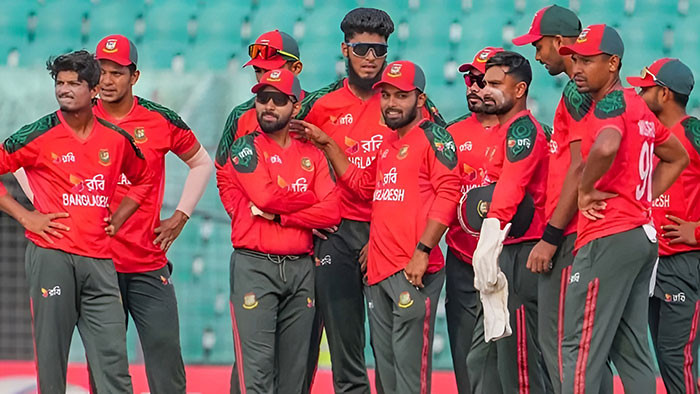 ক্যাচের বিশ্ব রেকর্ড এবং তানজিদের ফিফটি বাংলাদেশের দাপুটে জয়