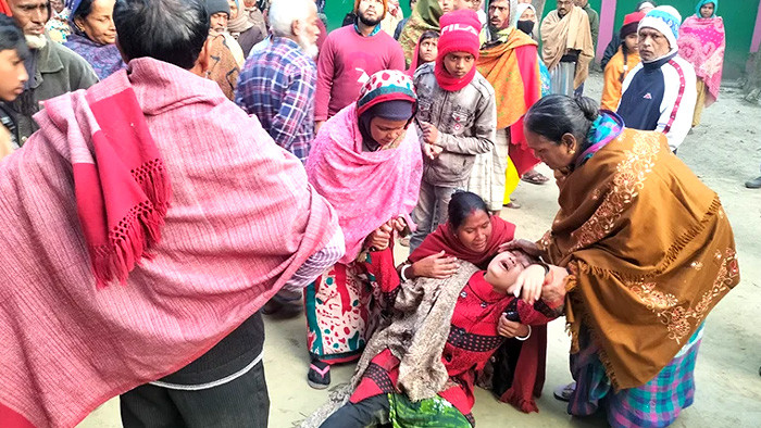 ঘরের তালা ভেঙে মা-বাবা ও মেয়ের লাশ উদ্ধার