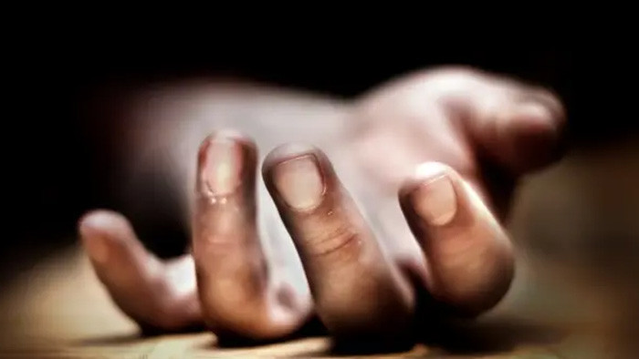 কুড়িগ্রামে একাকিত্ব জীবন ভালো না লাগায় গলায় ফাঁস দিয়ে যুবকের আত্মহত্যা