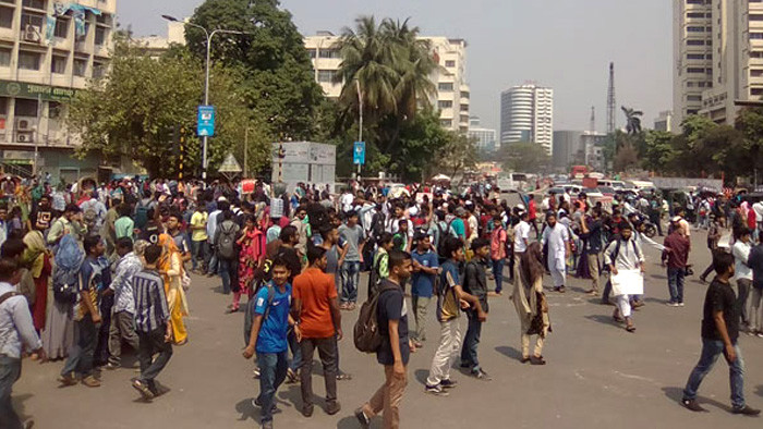 দ্বিতীয় দিনের মতো চলছে অবরোধ
