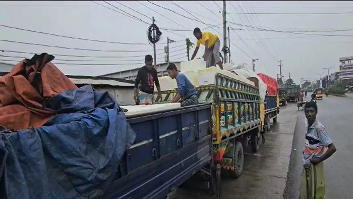 বেনাপোল বন্দর দিয়ে ভারতে ইলিশ রপ্তানি বন্ধ