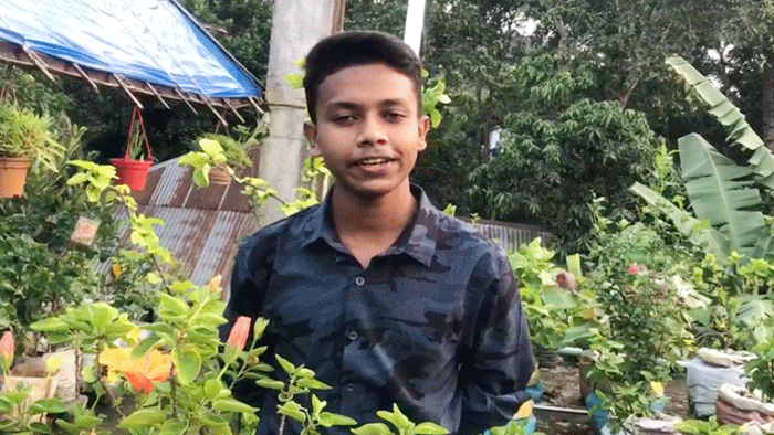 স্কুল পড়ুয়া ইমরানের ফুলের চারা বিক্রি করে মাসে আয় লক্ষ টাকা
