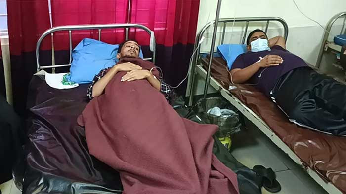 গাজীপুরে কারখানার পানি পানে অসুস্থ ৩০০ শ্রমিক, একদিনের ছুটি ঘোষণা