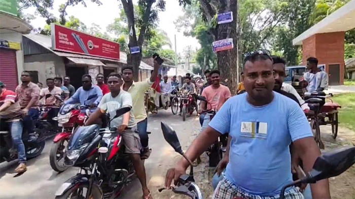 ফরিদপুরে বিএনপির নেতা-কর্মীদের উদ্যোগে শান্তি শোভাযাত্রা