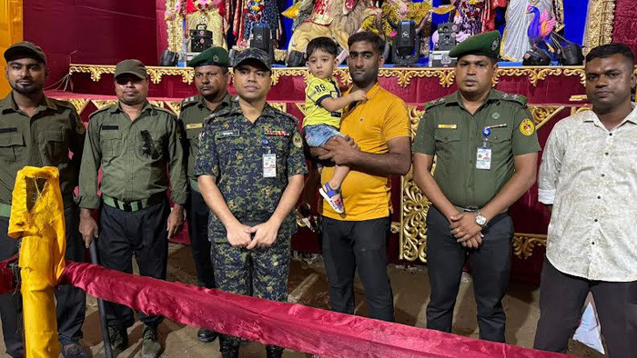 ফরিদপুরে বিভিন্ন পূজা মন্ডপ পরিদর্শন করেন আনসার ও গ্রাম প্রতিরক্ষা বাহিনীর কমান্ড্যান্ট