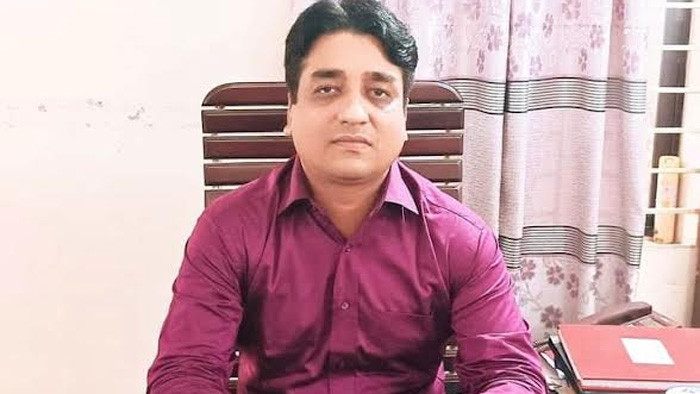 চতুর্থবারের মতো শ্রেষ্ঠ শিক্ষা অফিসার হলেন সিরাজুল ইসলাম