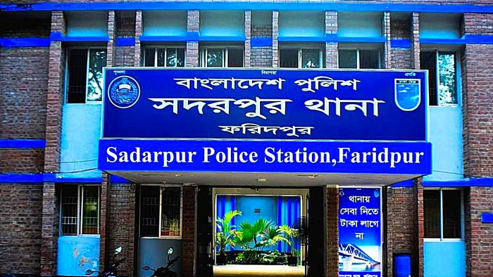 ফরিদপুরে জীবিত গৃহবধূ ফিরলেন দাফনের ৫ দিন পরে