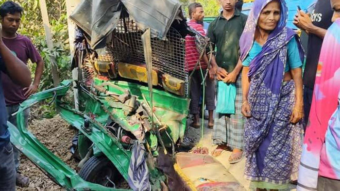 গাজীপুরে ট্রাক-অটোরিকশা সংঘর্ষ, নিহত ৩
