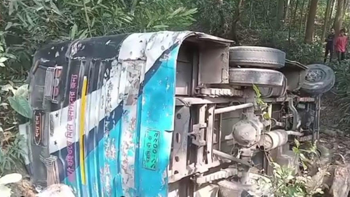 গোপালগঞ্জে বাস-মোটরসাইকেল মুখোমুখি সংঘর্ষে প্রবাসি যুবক নিহত, আহত-৫