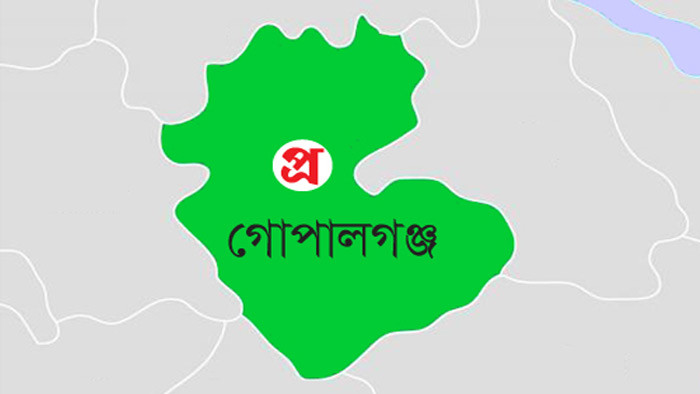 ছাত্রীকে মা ডেকে কাছে নিয়ে যা করলো শিক্ষক