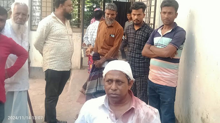 নাসিরনগরে দুর্বৃত্তদের হামলায় প্রধান শিক্ষক গুরুত্ব আহত