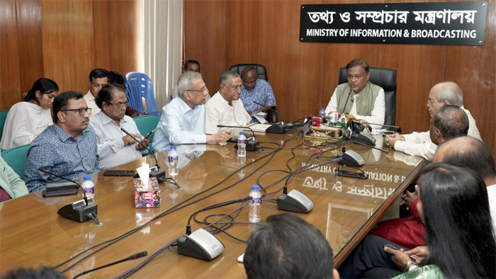 সন্ত্রাস-নৈরাজ্যের বিরুদ্ধে জনমত গঠনে সম্পাদকদের প্রতি তথ্যমন্ত্রীর আহবান
