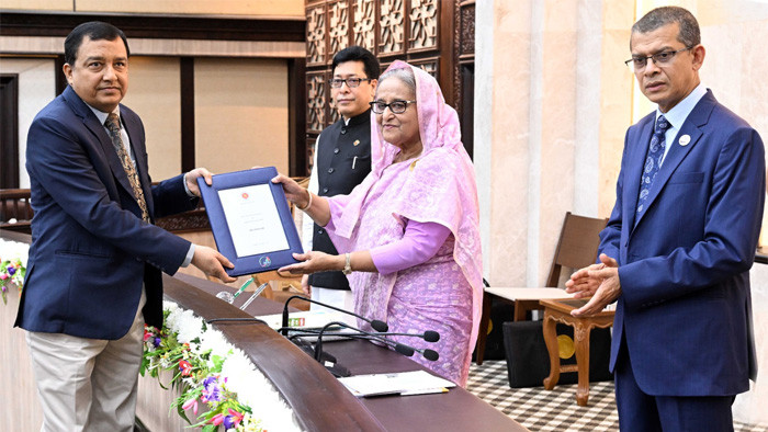 প্রধানমন্ত্রীর কাছে পার্বত্য চট্টগ্রাম বিষয়ক মন্ত্রণালয়ের এপিএ হস্তান্তর