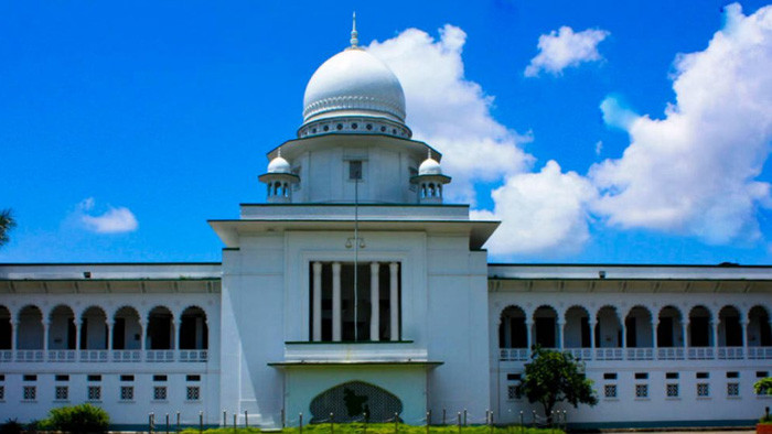 আদালত অবমাননা : স্বয়ং বিচারককে কারাদণ্ড দিলেন হাইকোর্ট