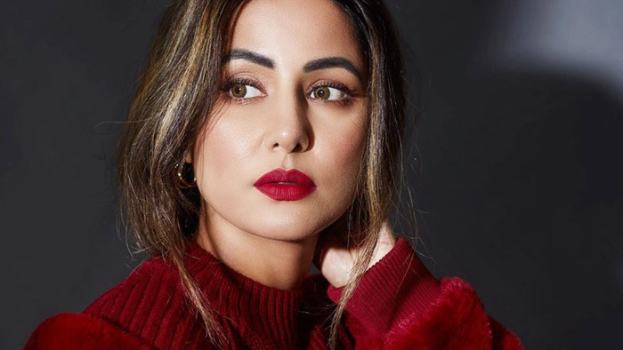 ক্যান্সারে আক্রান্ত অভিনেত্রী হিনা খান