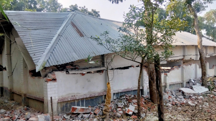শৈলকুপায় নিহতের ঘটনায় অর্ধশতাধিক বাড়িঘর গুড়িয়ে দিয়েছে দূর্বৃত্তরা