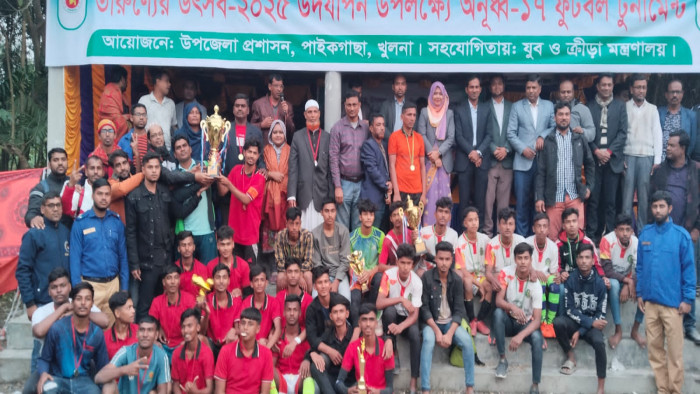 পাইকগাছায় তারুণ্যের উৎসব ফুটবল প্রতিযোগিতায় চাঁদখালী চ্যাম্পিয়ন