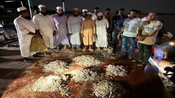 বিষখালী নদীতে অবৈধ মাটি কাটা ও মাছের পোনা নিধনে কারাদণ্ড ও জরিমানা