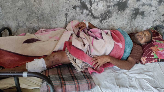 মঠবাড়িয়ায় জমি বিরোধে প্রতিপক্ষের হামলায় মসজিদের ইমাম আহত