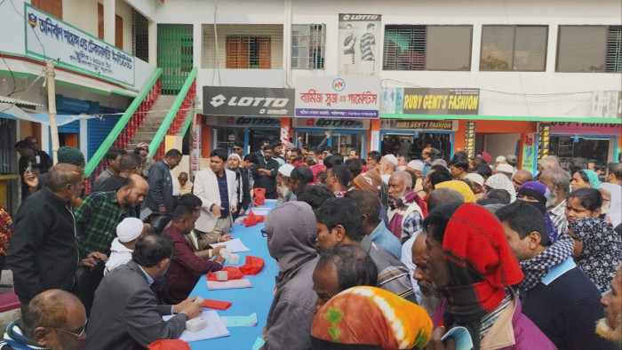 পাইকগাছা পৌরসভায় ১৬৪১টি স্মার্ট ফ্যামিলি কার্ড বিতরণ