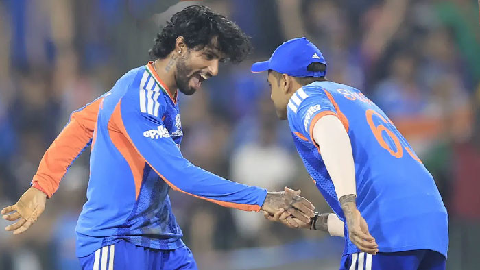 পাকিস্তানকে হারিয়ে সুপার এইটে ভারত