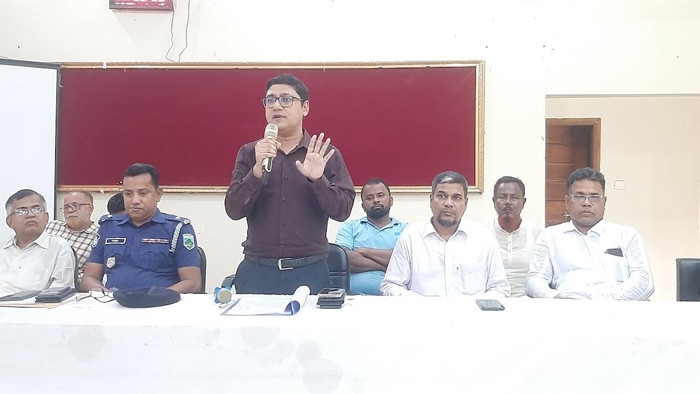 জয়পুরহাটে শারদীয় দুর্গোৎসব উপলক্ষে সদর উপজেলা প্রশাসনের প্রস্তুতিমূলক সভা