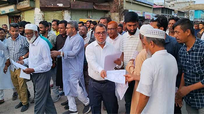 ঝালকাঠিতে জুলাই সনদ বাস্তবায়নের দাবিতে লিফলেট বিতরণ ও আলোচনা সভা