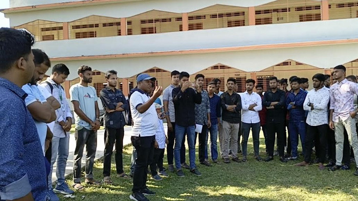 কালীগঞ্জে শিক্ষার্থীদের সাথে কেন্দ্রীয় ছাত্রদলের মত বিনিময়