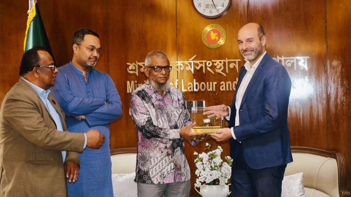 শ্রমিকের অধিকার ও শোভন কাজ নিশ্চিত করতে সরকার প্রতিশ্রুতিবদ্ধ: শ্রমমন্ত্রী শ্রমিকের অধিকার ও শোভন কাজ নিশ্চিত করতে সরকার প্রতিশ্রুতিবদ্ধ: শ্রমমন্ত্রী
