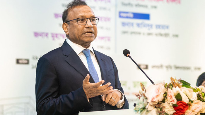 'স্মার্ট বাংলাদেশ বিনির্মাণে জনপ্রতিনিধি এবং সরকারী কর্মচারীদের সম্মিলিতভাবে কাজ করতে হবে'