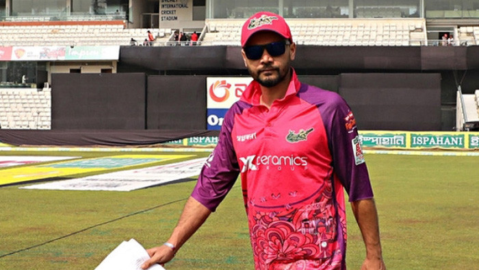 বিপিএল থেকে বিরতি নিচ্ছেন মাশরাফি