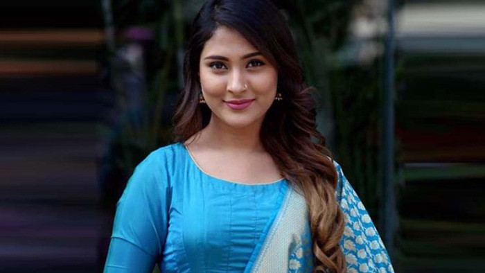 এবার সিনেমায় মেহজাবীন!
