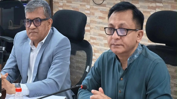 নিত্যপণ্যের বাজারে অস্বাভাবিক দাম বাড়ালে ব্যবস্থা: বাণিজ্যমন্ত্রী নিত্যপণ্যের বাজারে অস্বাভাবিক দাম বাড়ালে ব্যবস্থা: বাণিজ্যমন্ত্রী