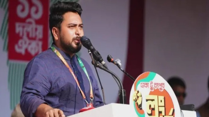 তারেক রহমানকে ঠিক করতে হবে, কীভাবে ক্ষমতা ছাড়বেন: নাহিদ