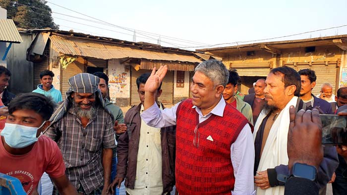 আক্কেলপুরে বিএনপি নেতা চন্দনের গণসংযোগ