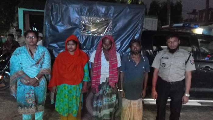 ভ্রাম্যমাণ আদালতে নারীসহ তিন মাদকসেবীর জেল-জরিমানা