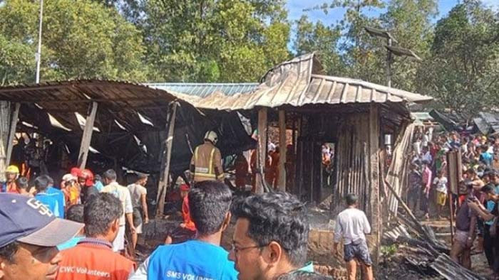 উখিয়ায় রোহিঙ্গা ক্যাম্পে ট্রেনিং সেন্টারসহ পাঁচ স্থাপনা পুড়ল আগুনে