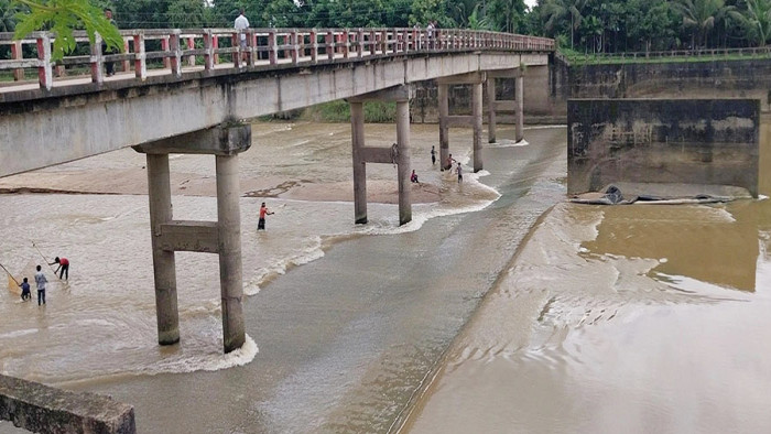 পানছড়িতে রাবার ড্যাম কেটে দেওয়ার অভিযোগ, ঝুঁকিতে ৪৫০ হেক্টরের বেশি কৃষিজমি