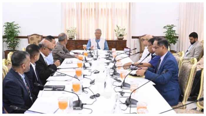 জাতীয় নির্বাচনে স্বচ্ছতা নিশ্চিতে বডি-ওর্ন ক্যামেরা ক্রয়ের নির্দেশ প্রধান উপদেষ্টার