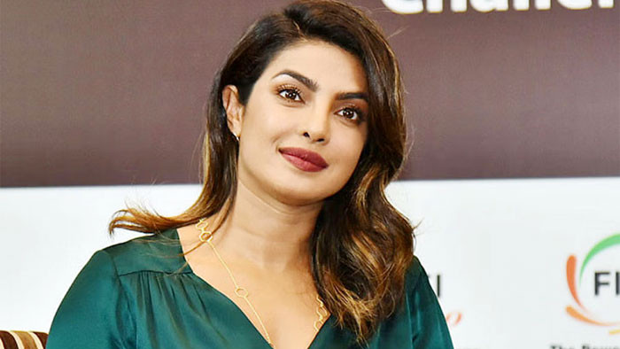 সবচেয়ে বেশি পারিশ্রমিক নিয়ে ইতিহাস গড়লেন প্রিয়াঙ্কা চোপড়া