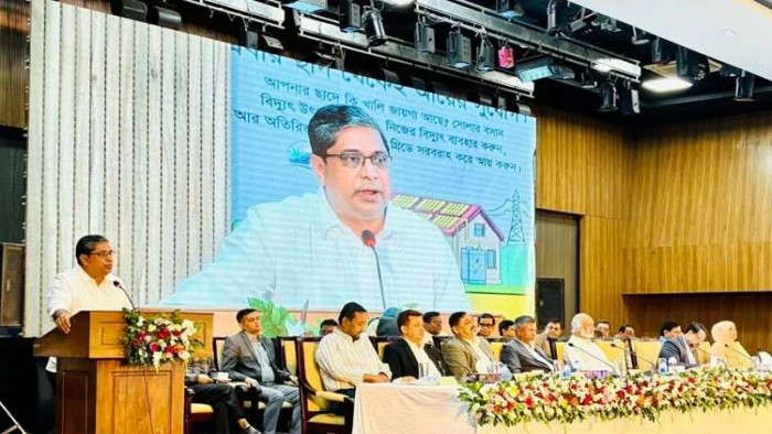 প্রধানমন্ত্রীর বাসার সৌরবিদ্যুৎ থেকে জাতীয় গ্রিডে বিদ্যুৎ সরবরাহ