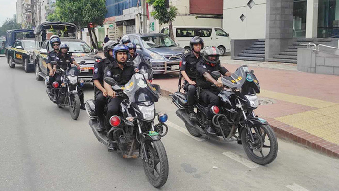 কমলাপুর রেলস্টেশনসহ গুরুত্বপূর্ণ এলাকায় নিরাপত্তা জোরদার করেছে র‌্যাব-৩