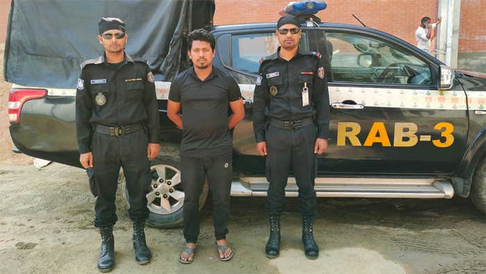 পুলিশের নিকট থেকে মাদকসহ আসামী ছিনিয়ে নেওয়ার মূলহোতা গ্রেফতার