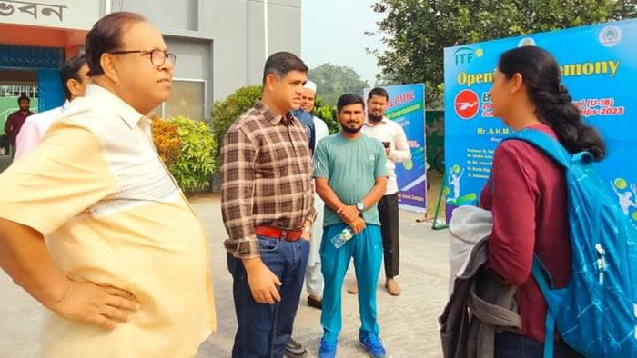 রাজশাহীতে টেনিস ভেন্যু ও থানা পরিদর্শন করলেন আরএমপি’র কমিশনার