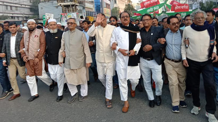 রাজশাহীতে নৌকার প্রচার মিছিলে ১৪ দলের প্রচারণা