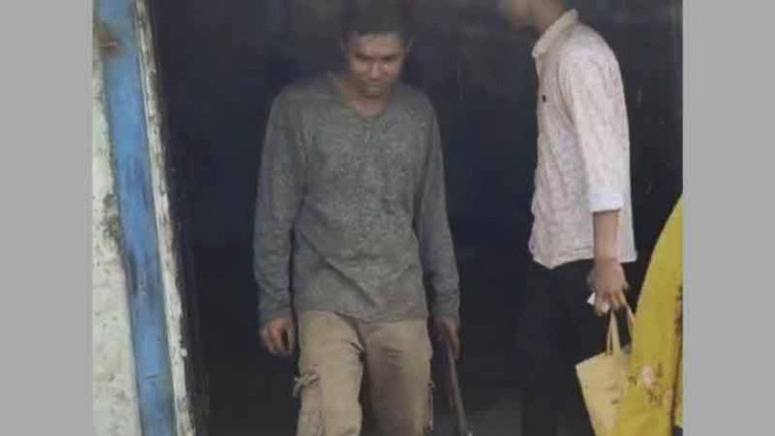 সৎ ছেলে-মেয়ের অত্যাচারে অসহায় নারী