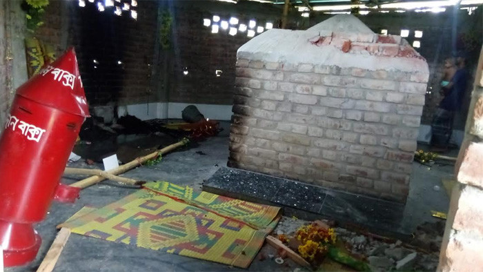 রাজশাহীতে মাজারে ভাঙচুর,অগ্নিসংযোগ ও লুটপাটের অভিযোগ
