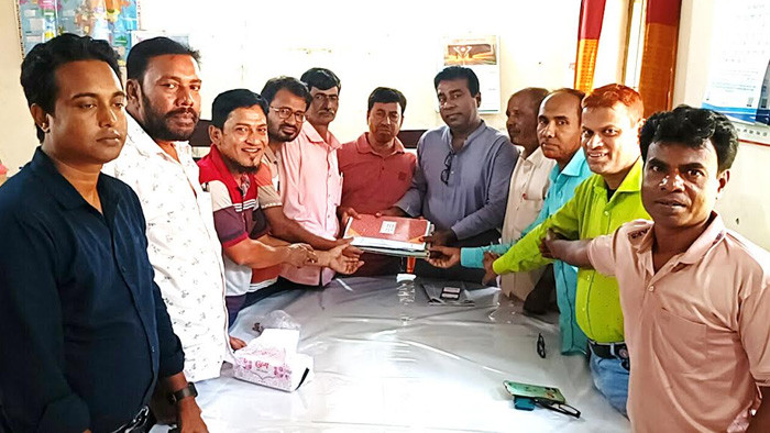 বাগমারা প্রেসক্লাবের আহ্বায়ক কমিটির নিকট দায়িত্ব হস্তান্তর